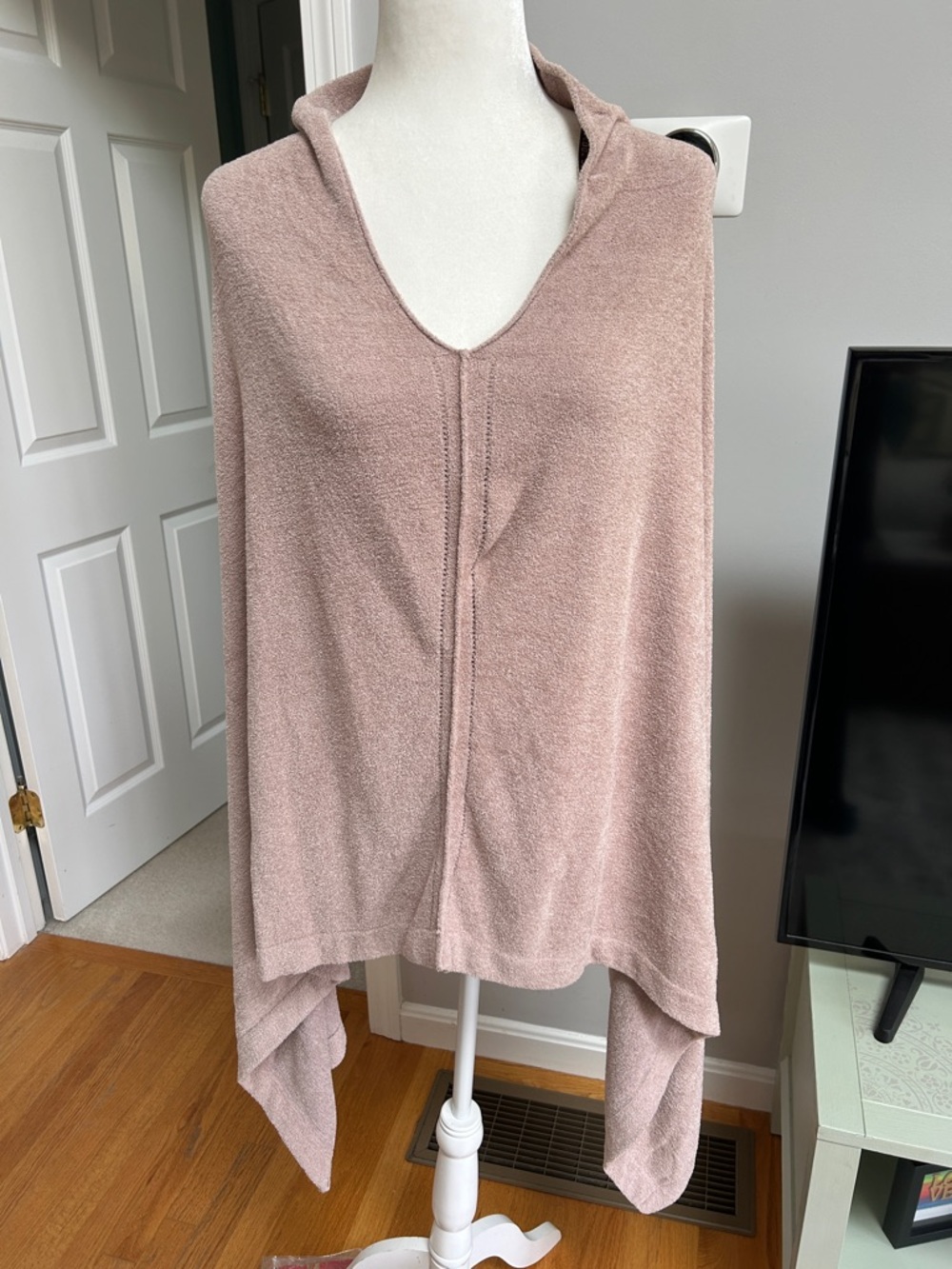 Barefoot Dreams Mauve Hooded V-Neck Poncho